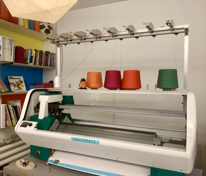 Datei:Kniterate Front.png